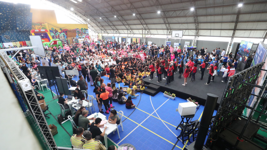Assembleia Legislativa do Paraná | ALEP | Notícias > 5ª edição do Assembleia nos Bairros leva 2,7 mil atendimentos e serviços gratuitos à população da Regional Bairro Novo