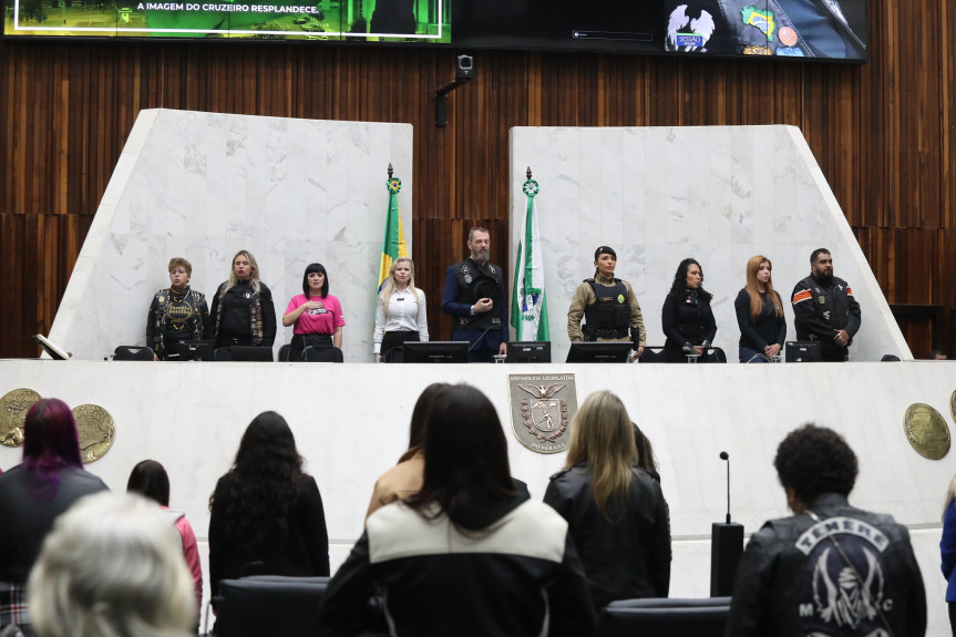 Assembleia Legislativa do Paraná | ALEP | Notícias > Sessão Solene da Assembleia Legislativa homenageia as mulheres motociclistas do Paraná