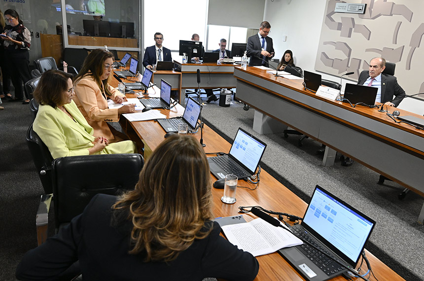 Autistas e alérgicos têm direito de levar sua comida a restaurantes, aprova CAS — Senado Notícias
