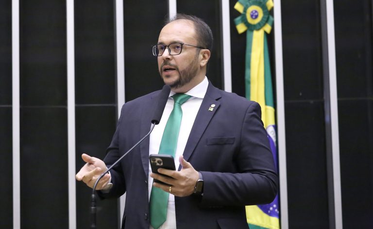 Discussão e votação de propostas legislativas. Dep. Thiago de Joaldo (PP - SE)
