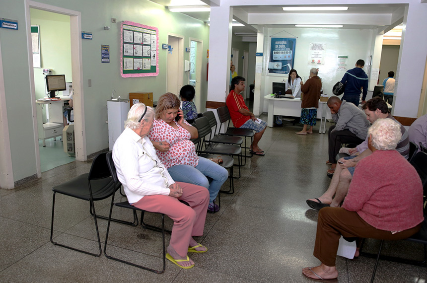 Programa para reduzir fila de espera por especialistas no SUS agora é lei — Senado Notícias