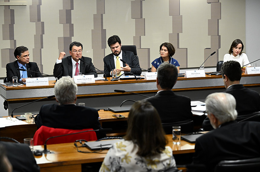 Sistema precisa de ajustes para garantir energia barata, aponta comissão mista — Senado Notícias
