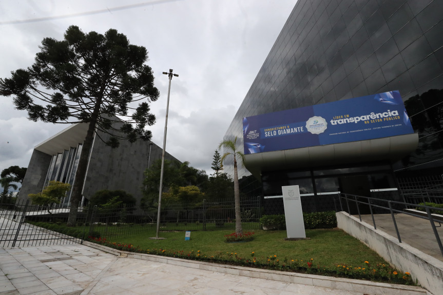 Assembleia Legislativa do Paraná | ALEP | Notícias > Assembleia Legislativa terá semana marcada por debates sobre o orçamento de 2026, interiorização e homenagens