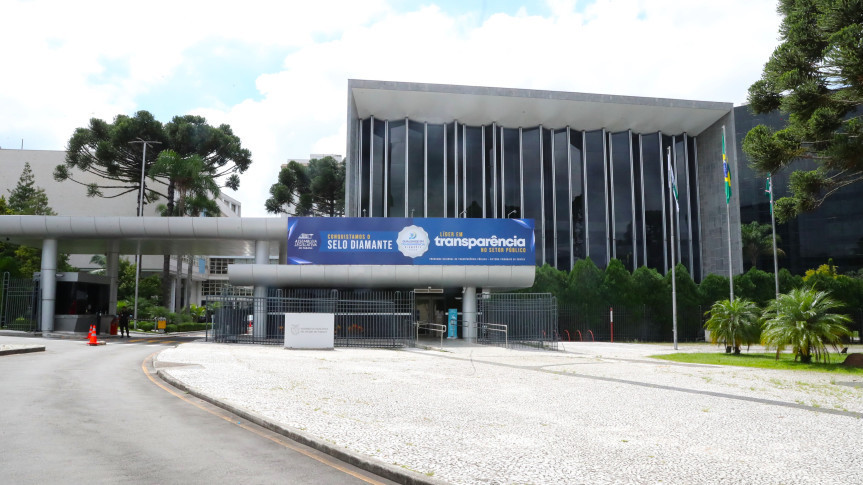 Assembleia Legislativa do Paraná | ALEP | Notícias > Assembleia terá semana com debates sobre defesa do consumidor, homenagens e programação especial de Natal