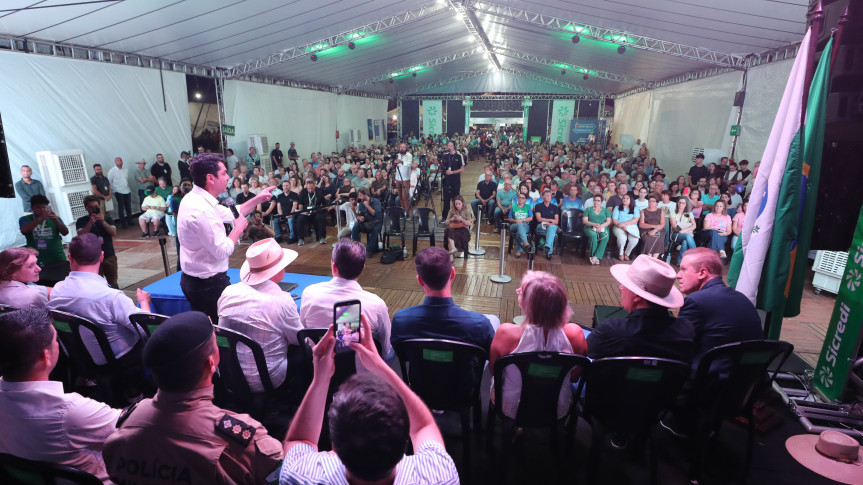 Assembleia Legislativa do Paraná | ALEP | Notícias > Com grande público, Dois Vizinhos recebe a 35ª edição da Assembleia Itinerante