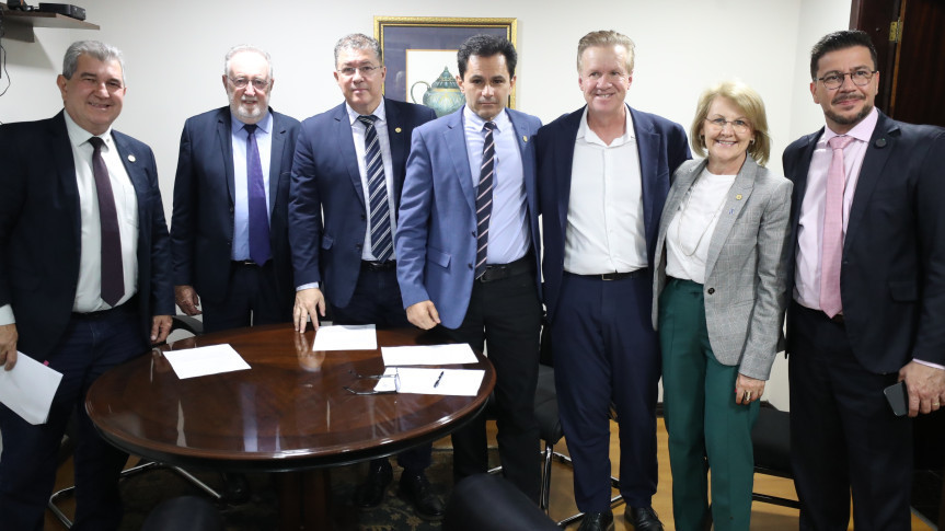 Assembleia Legislativa do Paraná | ALEP | Notícias > Comissão de Saúde Pública aprova três projetos de lei em reunião na Assembleia Legislativa