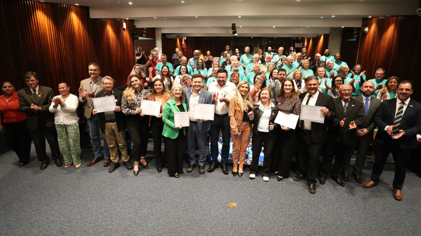 Assembleia Legislativa do Paraná | ALEP | Notícias > Expo Motorhome e Circuito Caminhos do Paraná são homenageados pela Assembleia