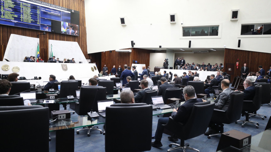 Assembleia Legislativa do Paraná | ALEP | Notícias > Segue para sanção proposta de reestruturação das carreiras da Polícia Civil do Paraná