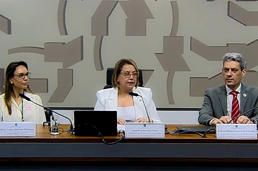 Debatedores defendem Julho Neon como mês nacional da saúde bucal — Senado Notícias
