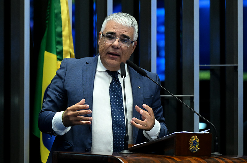 Em discurso, à tribuna, senador Eduardo Girão (Novo-CE).