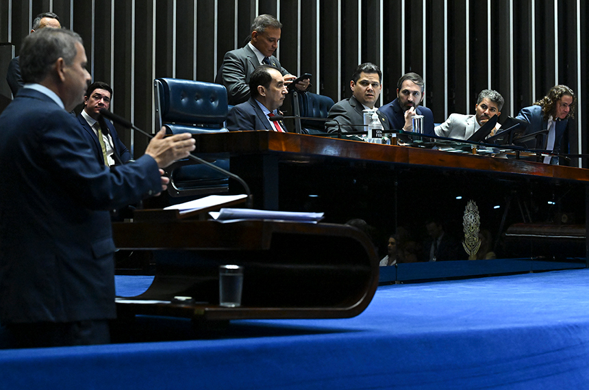 Proibição de descontos em benefícios do INSS segue para sanção presidencial — Senado Notícias