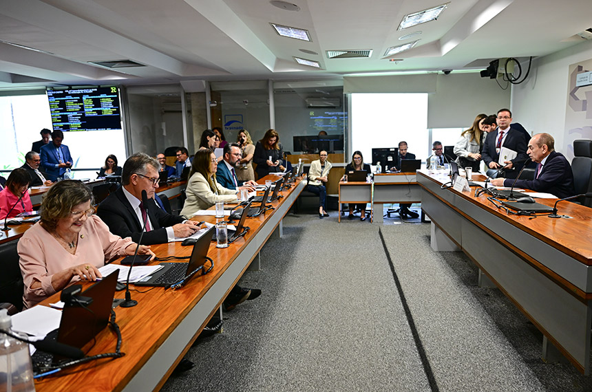Tratado entre Brasil e Cazaquistão para agilizar combate a crimes tem aval da CRE — Senado Notícias