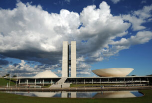 Volta ao Senado projeto que muda regras de processo tributário — Senado Notícias
