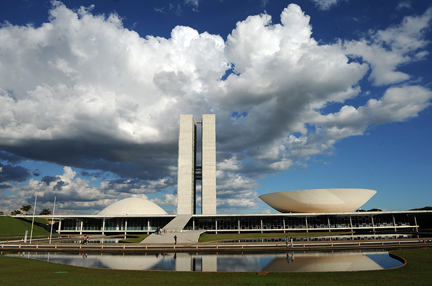 Volta ao Senado projeto que muda regras de processo tributário — Senado Notícias