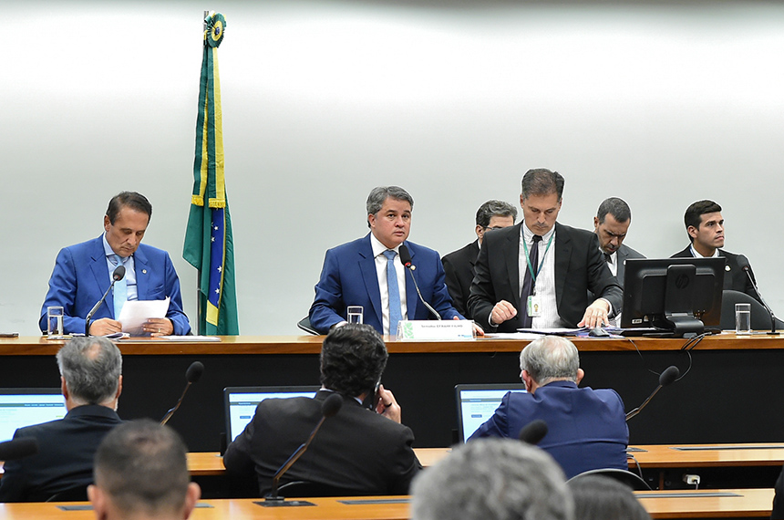 CMO aprova R$ 12,5 bilhões em créditos ao Orçamento de 2025 — Senado Notícias