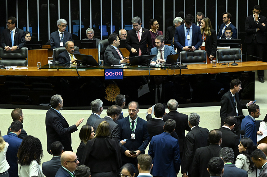 Congresso confirma texto da Lei Felca — Senado Notícias