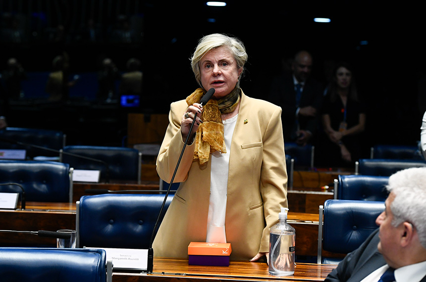 À bancada, em pronunciamento, senadora Margareth Buzetti (PSD-MT).