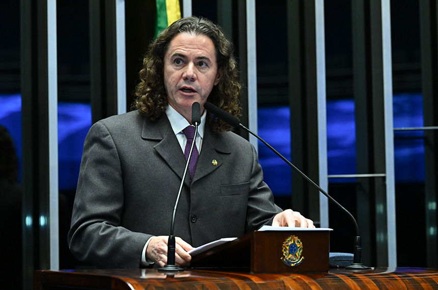 Em discurso, à tribuna, senador Veneziano Vital do Rêgo (MDB-PB).