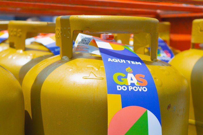 vale-recarga está disponível para 4,5 milhões de famílias nesta segunda — Agência Gov