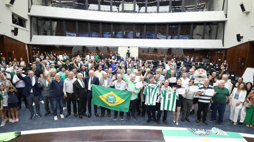 Assembleia Legislativa do Paraná | ALEP | Notícias > Assembleia Legislativa homenageia os “Campeões do Povo”