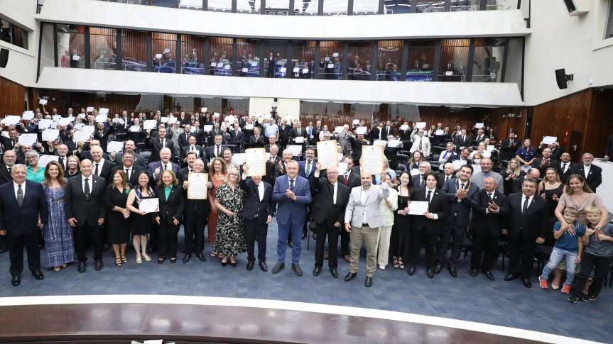 Assembleia Legislativa do Paraná | ALEP | Notícias > Sessão solene na Assembleia celebra Dia Estadual da Maçonaria Paranaense
