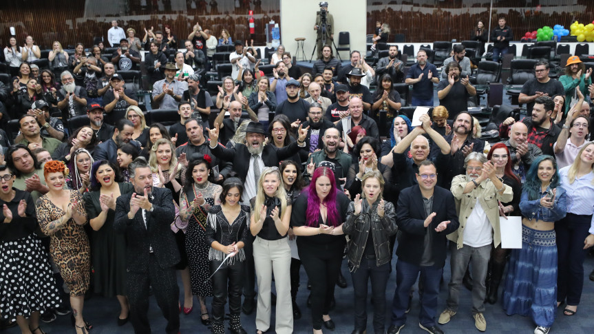 Assembleia Legislativa do Paraná | ALEP | Notícias > Sessão Solene homenageia os profissionais da cultura rock do Paraná