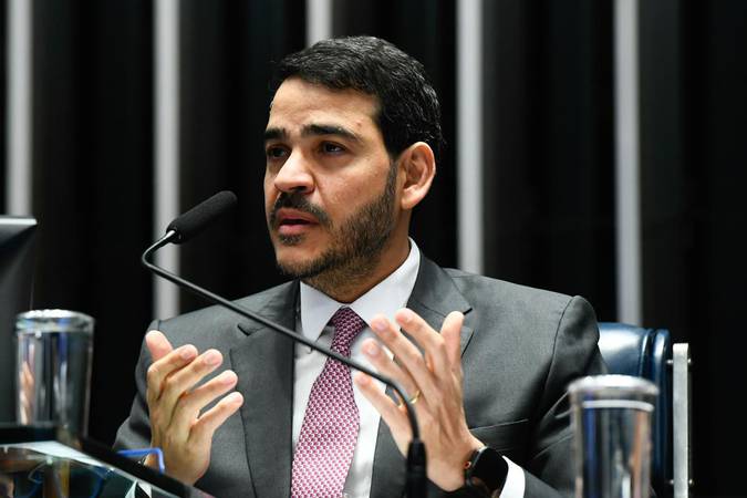 Chega ao Senado mensagem presidencial indicando Jorge Messias para o STF — Senado Notícias