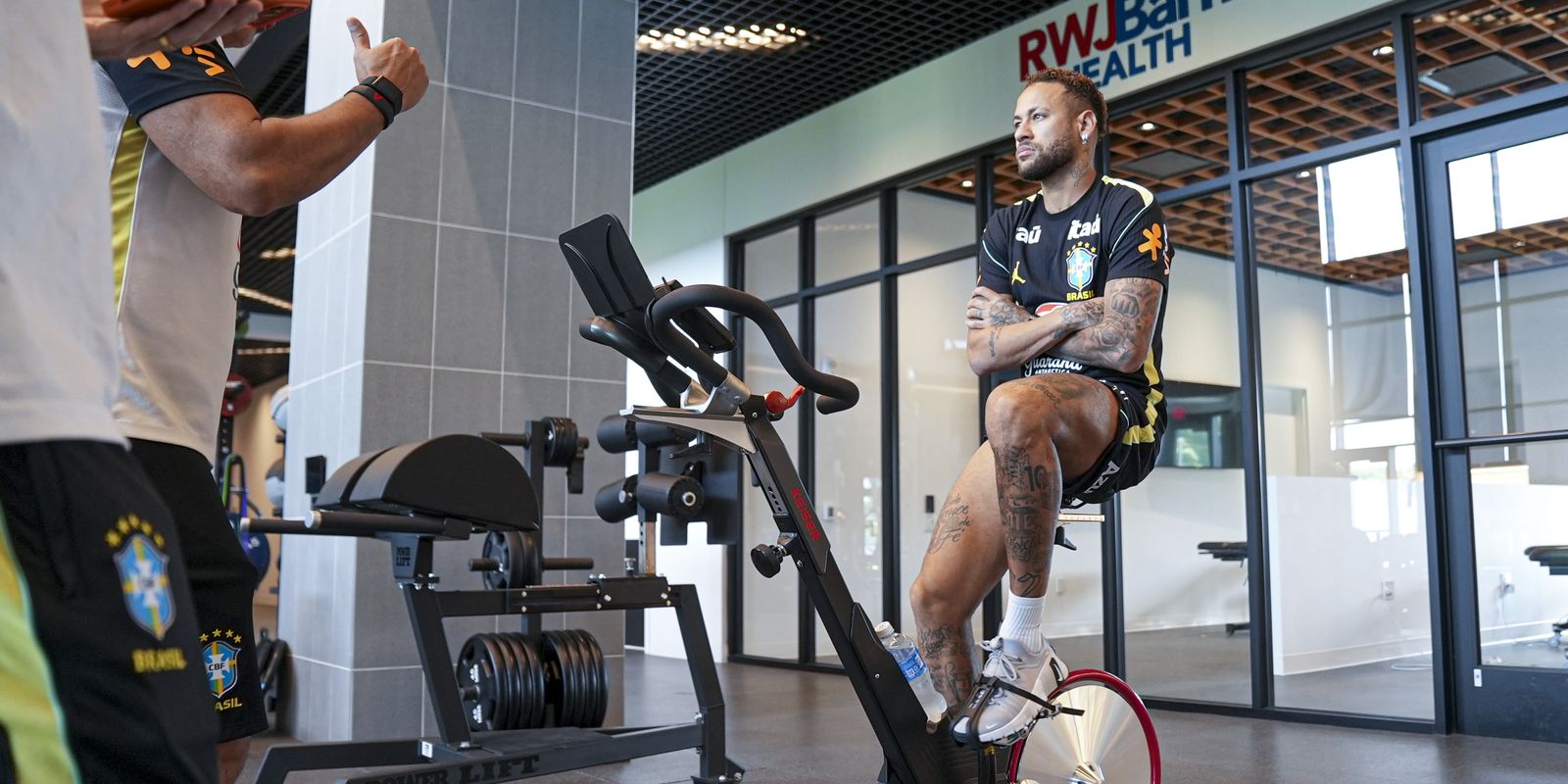 Copa do Mundo: exames de Neymar apontam 'boa evolução' , afirma CBF