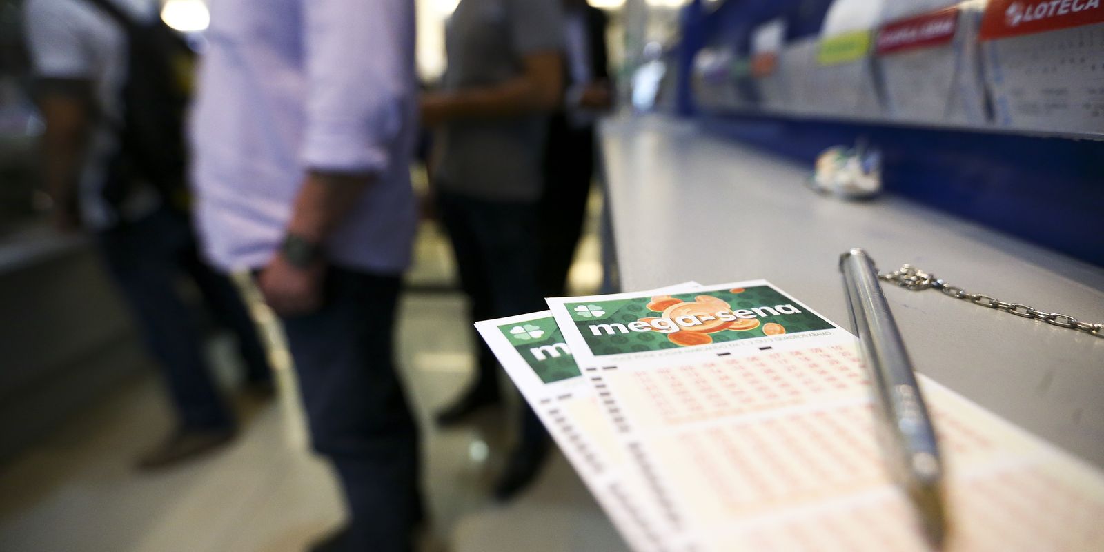 Mega-Sena acumula e prêmio principal vai para R$ 8 milhões
