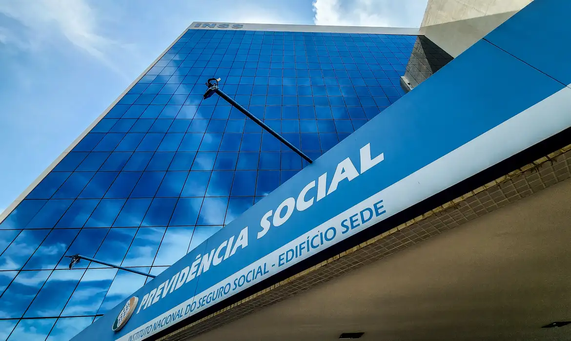 Isenções, sonegação e inadimplência comprometem 56% do que poderia ser recolhido à Previdência — Agência Gov