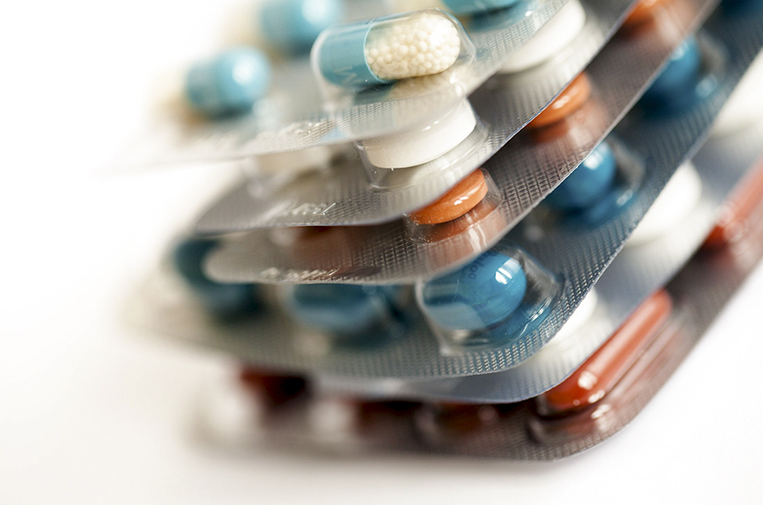 Sancionada lei que cria estratégia para fortalecer produção de medicamentos — Senado Notícias