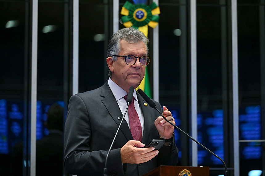 Em discurso, à tribuna, senador Laércio Oliveira (PP-SE).