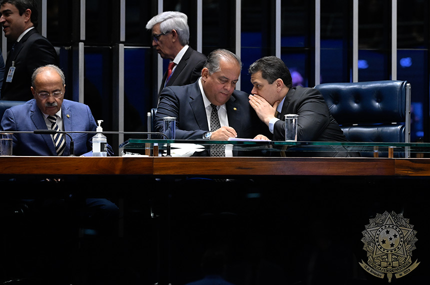 Aprovada ampliação do adicional de fronteira para servidores federais — Senado Notícias