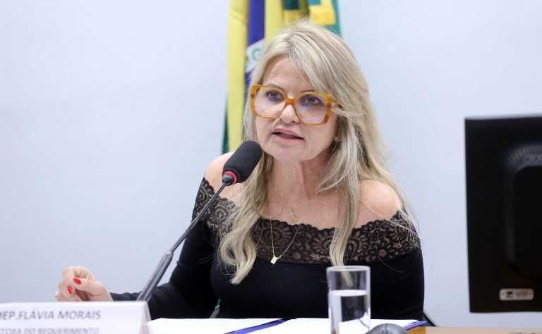 Comissão aprova acessibilidade para exames de prevenção ao câncer em mulheres com deficiência — Portal da Câmara dos Deputados