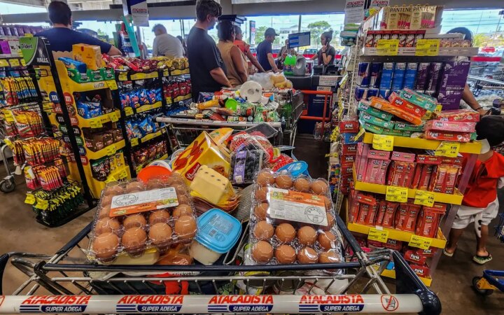 Consumo de alimentos cresce após proibição das bets no país, diz Abras